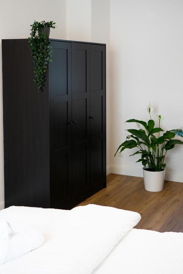 Suite Fuer 4 Mit Terrasse Im Herzen Der Innenstadt Schwerin  Exterior photo